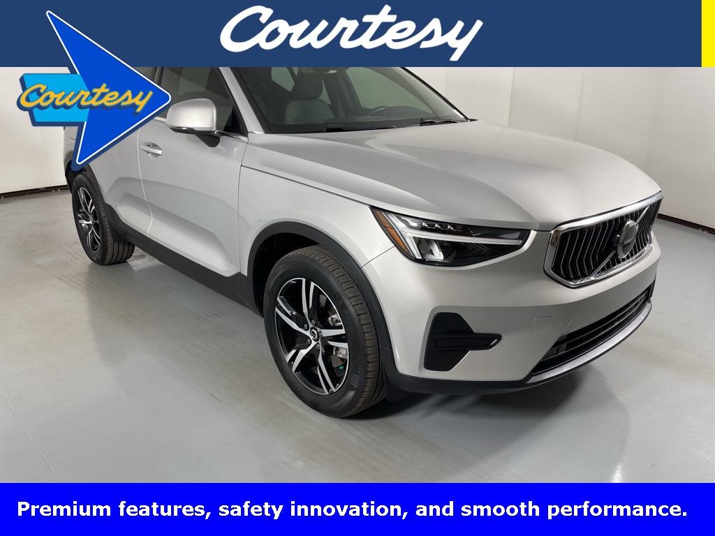 2025 Volvo XC40 Core