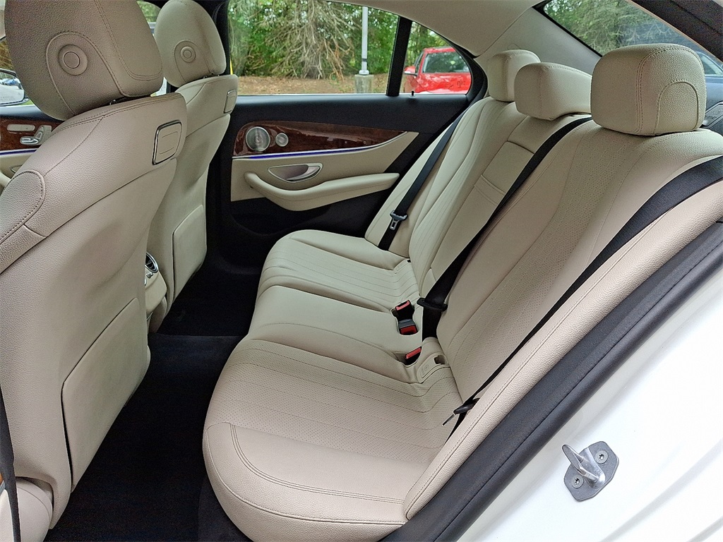 2018 Mercedes Benz E 300 4MATIC Sedan photo 10
