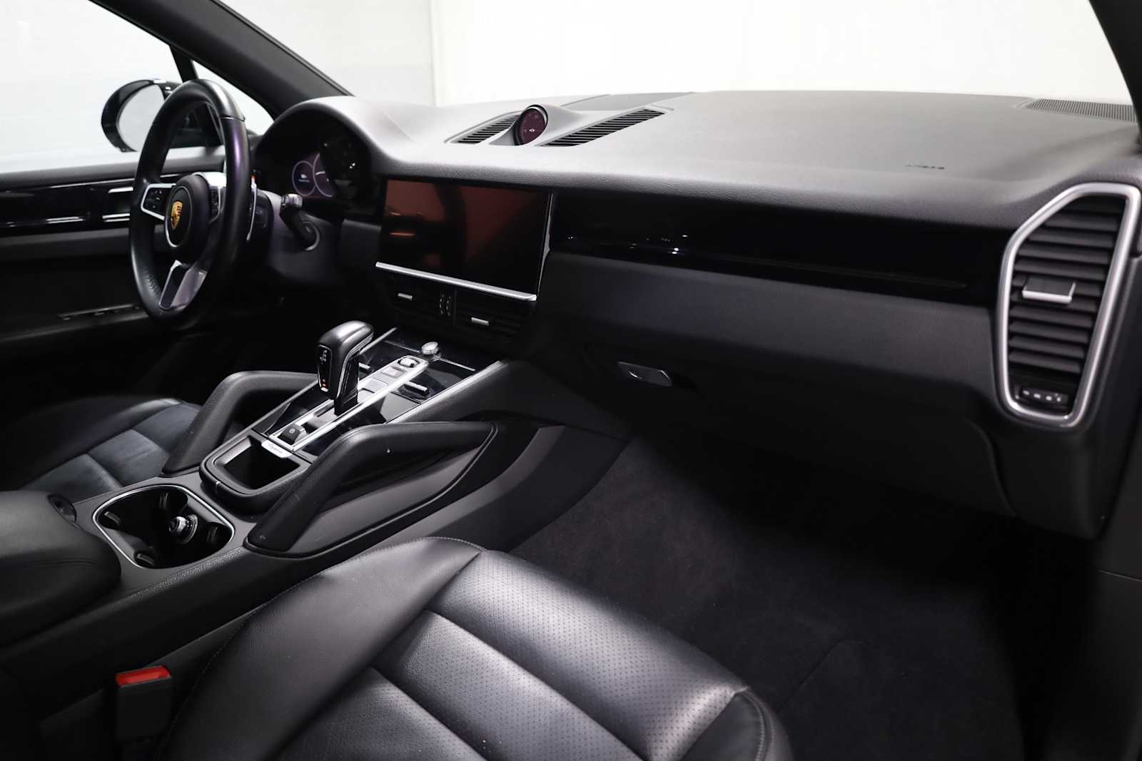 2020 Porsche Cayenne photo 6