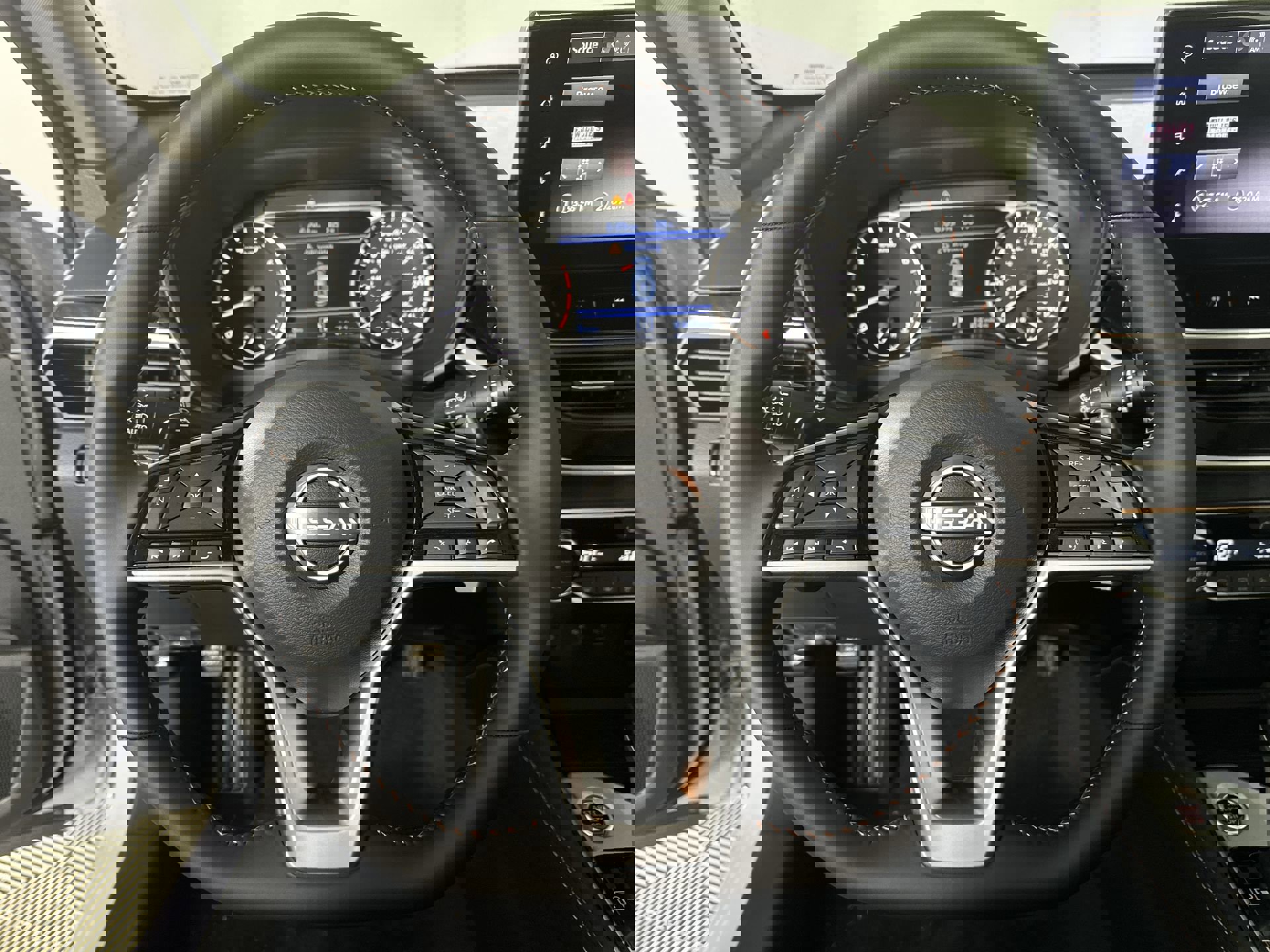 2025 Nissan Altima SR photo 14