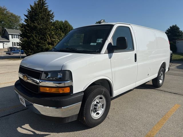 2025 Chevrolet Express Cargo Work Van's photo