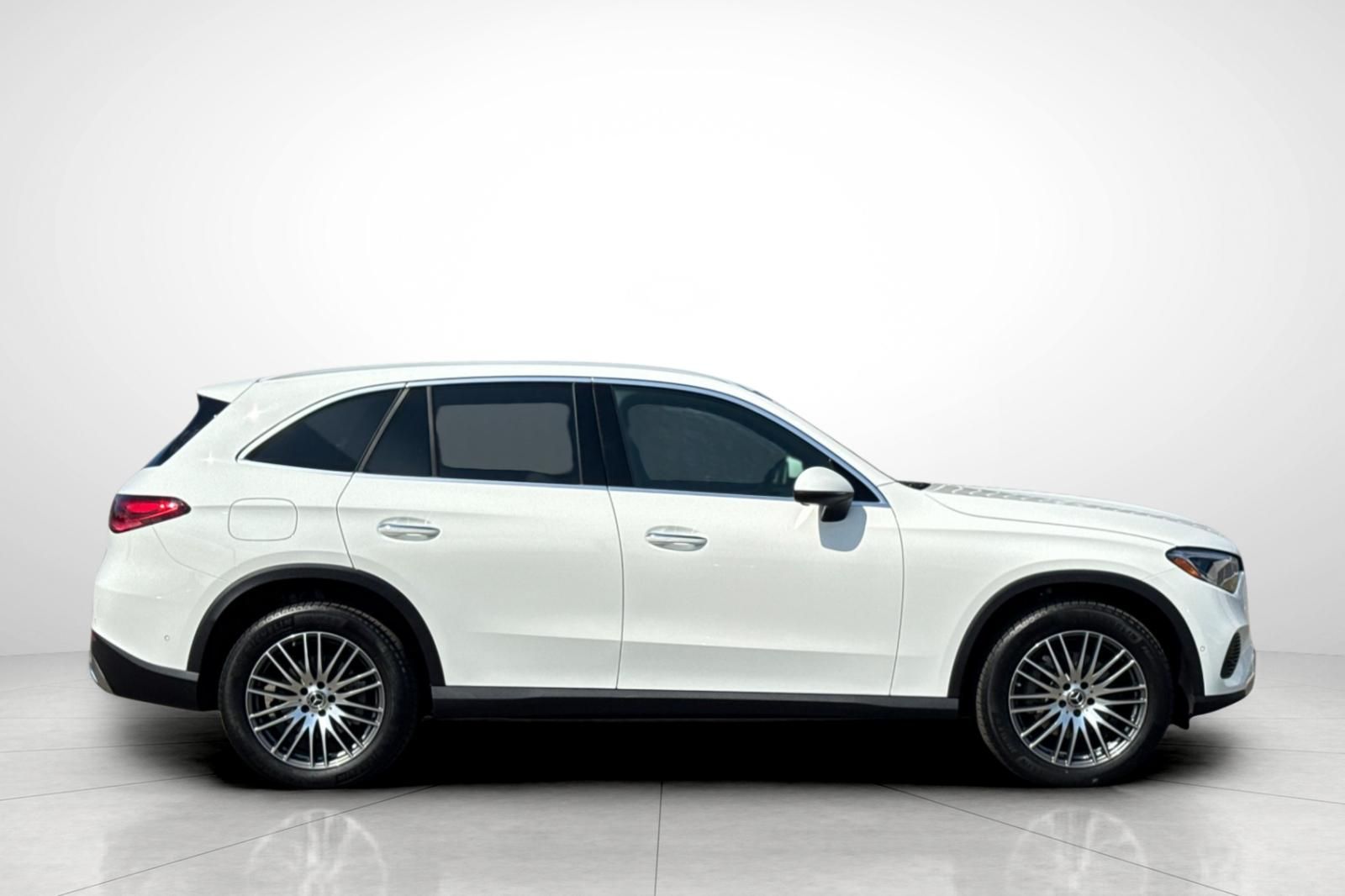 2025 Mercedes Benz GLC 300 photo 26