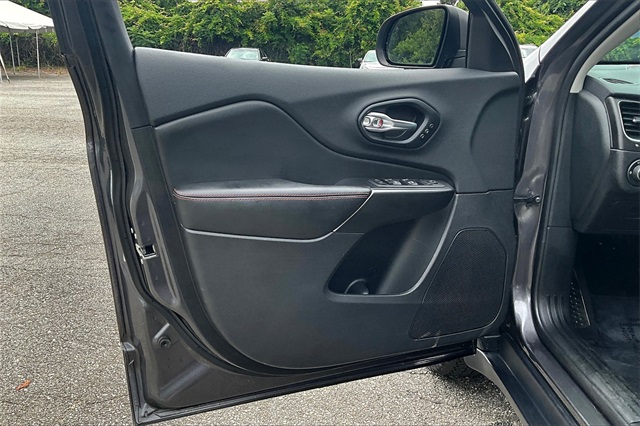 2020 Jeep Cherokee Trailhawk photo 15
