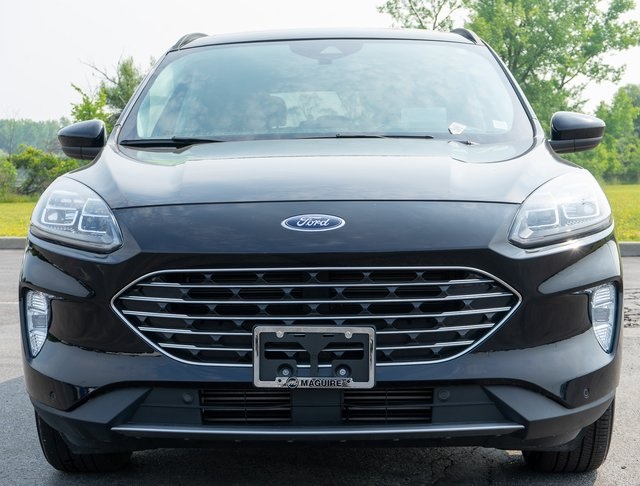 2021 Ford Escape Titanium photo 3
