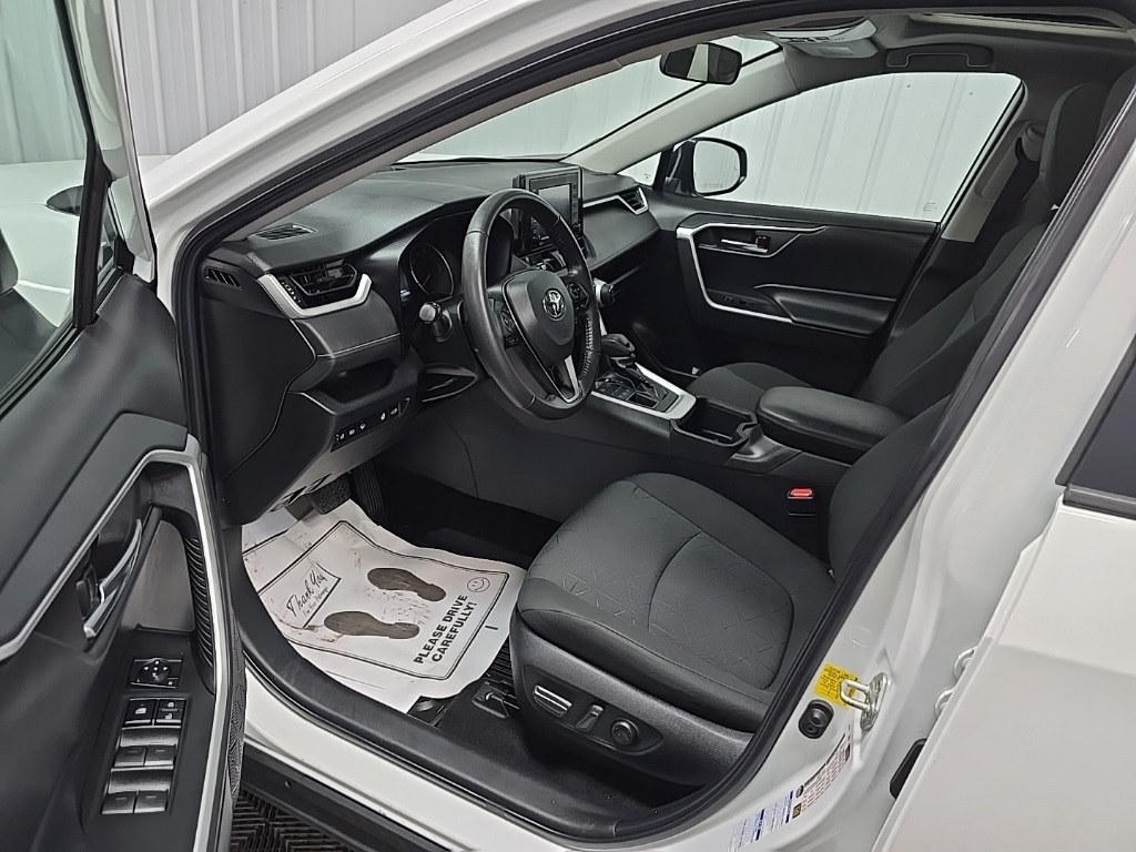 2022 Toyota RAV4 XLE photo 29