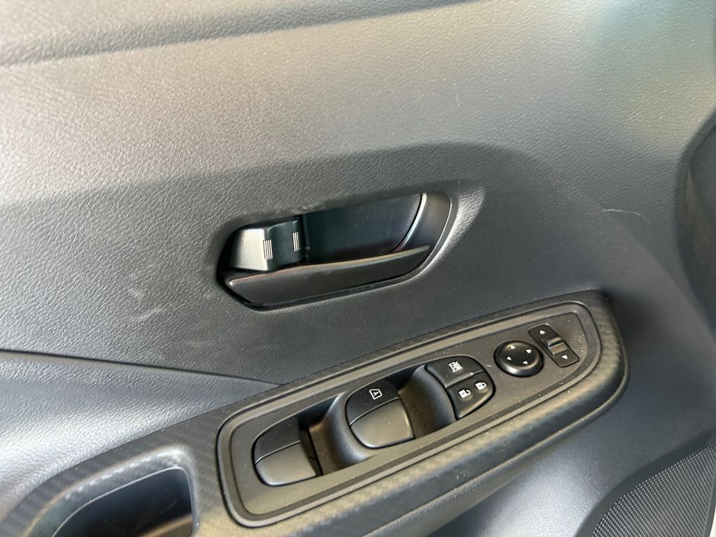 2025 Nissan Versa 1.6 S photo 12