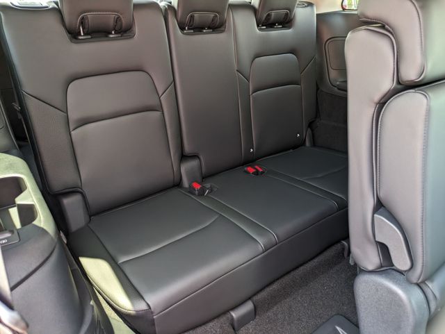 2025 Nissan Pathfinder SL photo 24