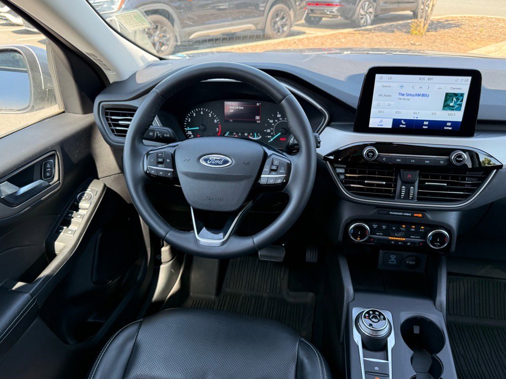 2022 Ford Escape SEL photo 10