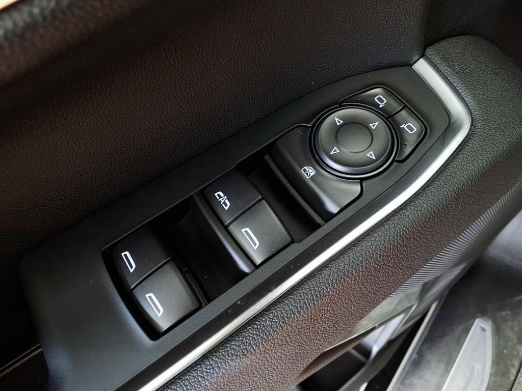2025 Chevrolet Silverado 1500 LT photo 16