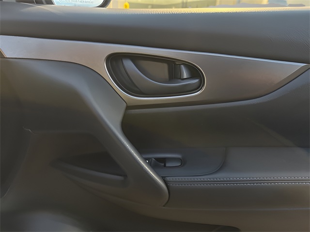 2020 Nissan Rogue Sport S photo 16