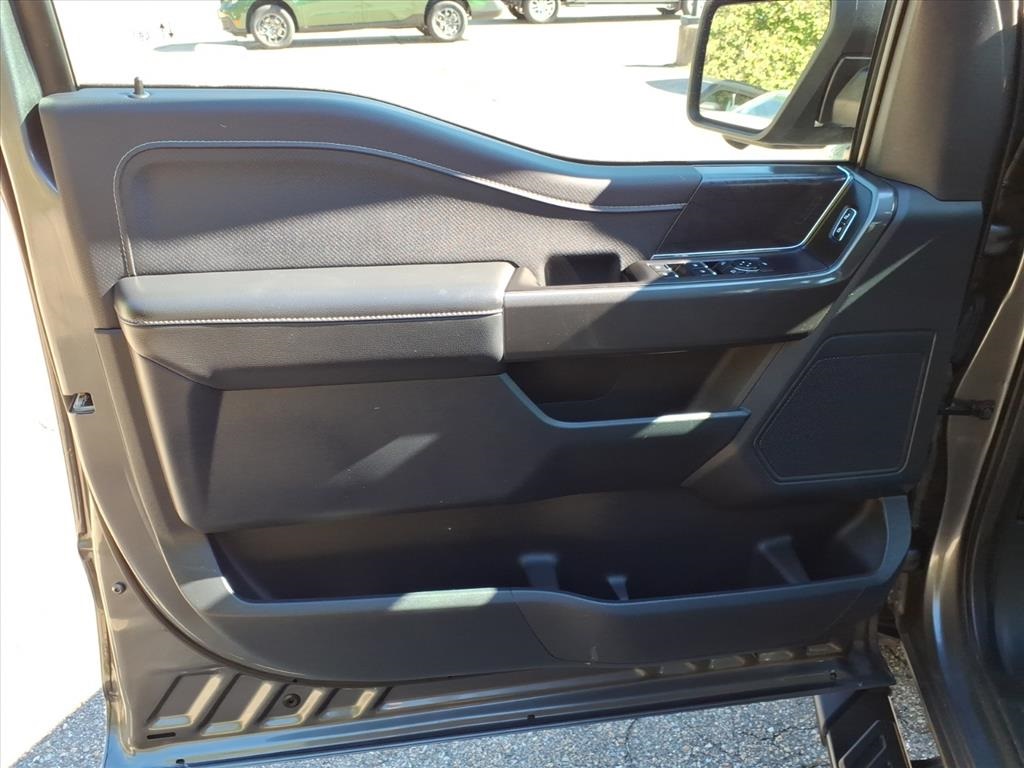 2023 Ford F-150 XLT photo 16