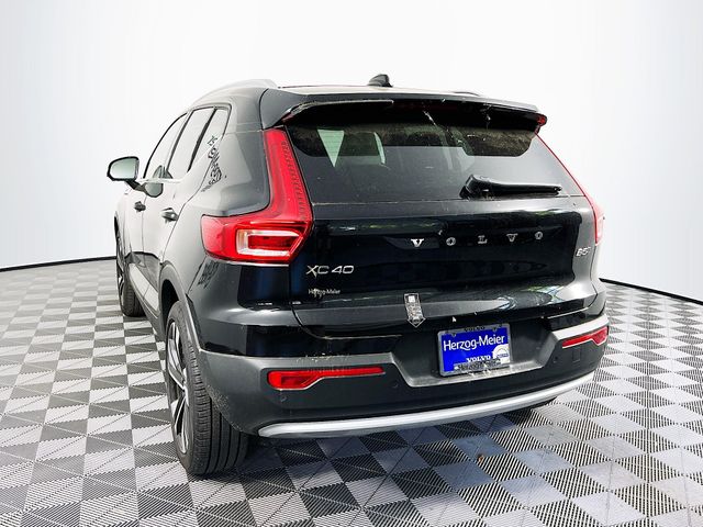 2024 Volvo XC40 Plus photo 4
