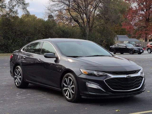 2022 Chevrolet Malibu RS photo 2