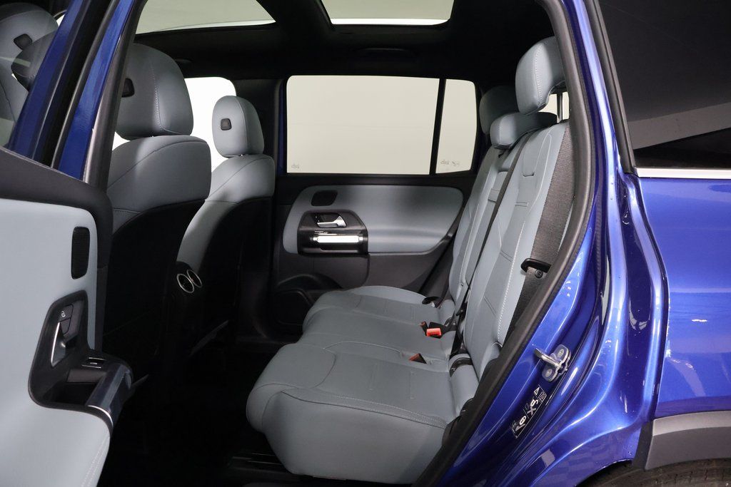 2026 Mercedes Benz GLB 250 photo 6