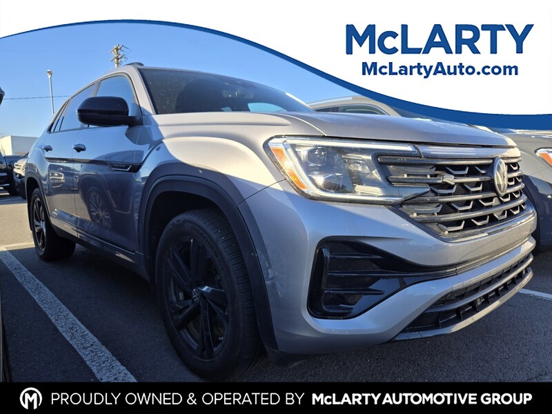 2025 Volkswagen Atlas Cross Sport SEL R-LINE's photo