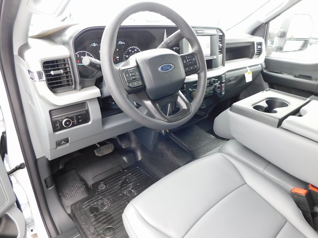 2025 Ford F-350 XL photo 16