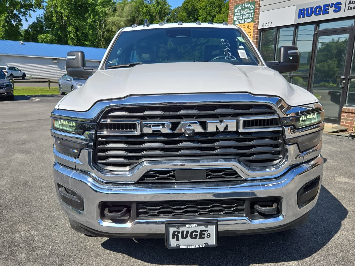 2025 Ram 3500 Tradesman photo 2