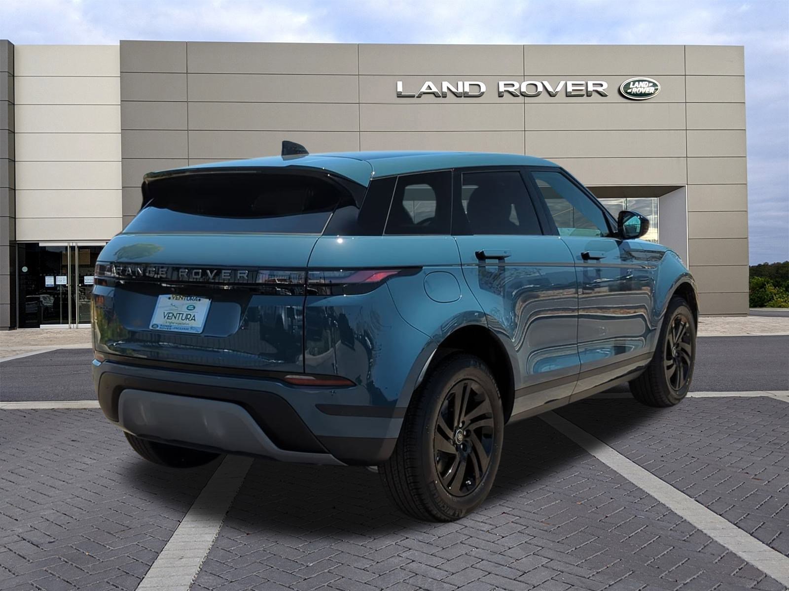 2026 Land Rover Range Rover Evoque S photo 4