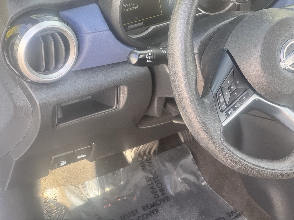 2023 Nissan Versa 1.6 SV photo 18