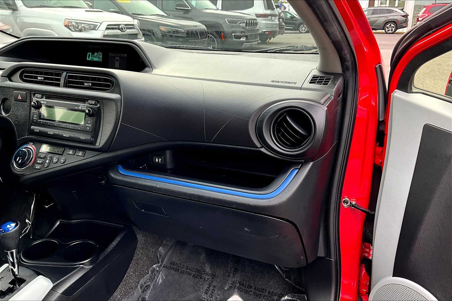 2013 Toyota Prius C Two photo 17
