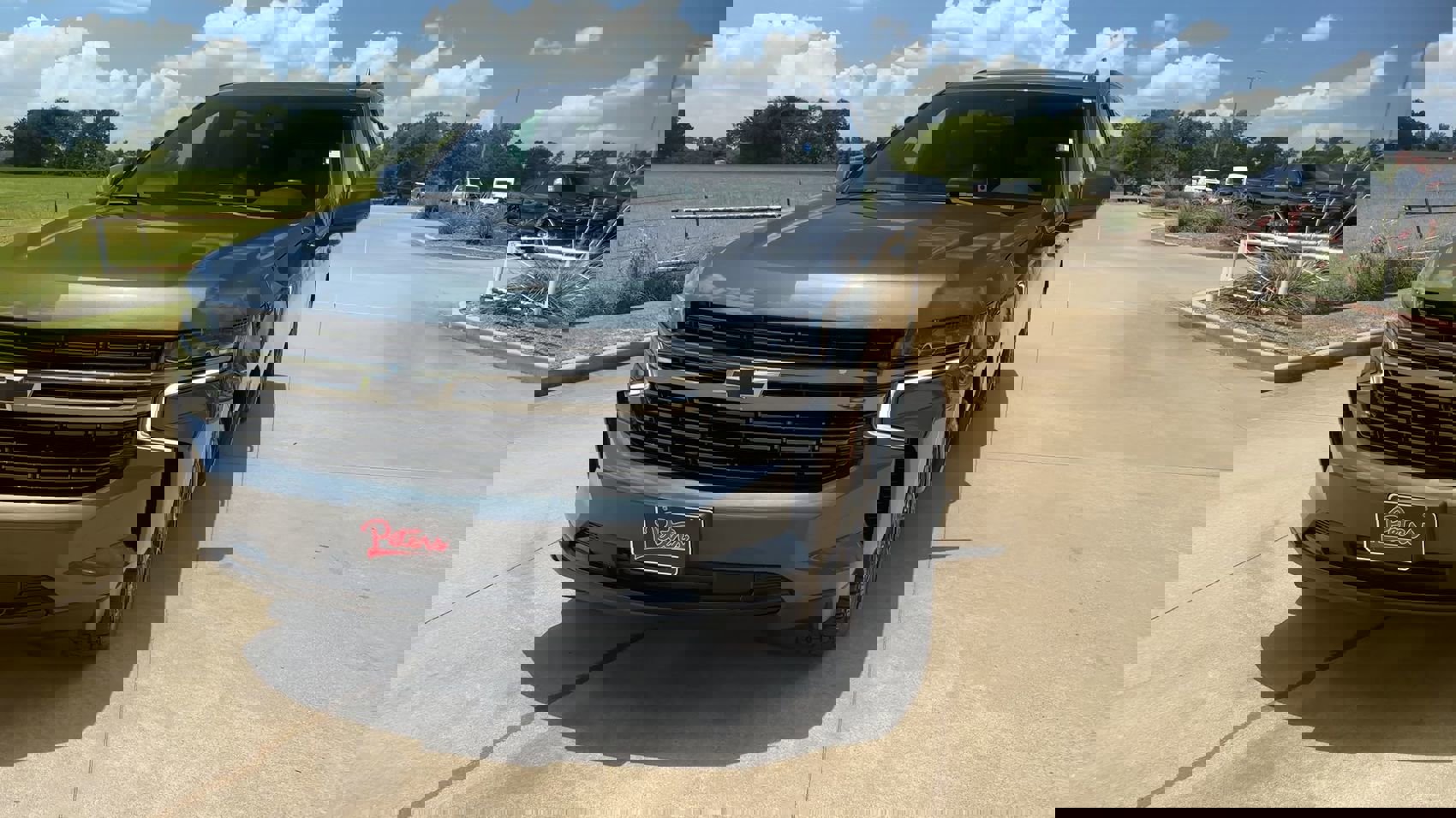 2021 Chevrolet Suburban RST photo 3