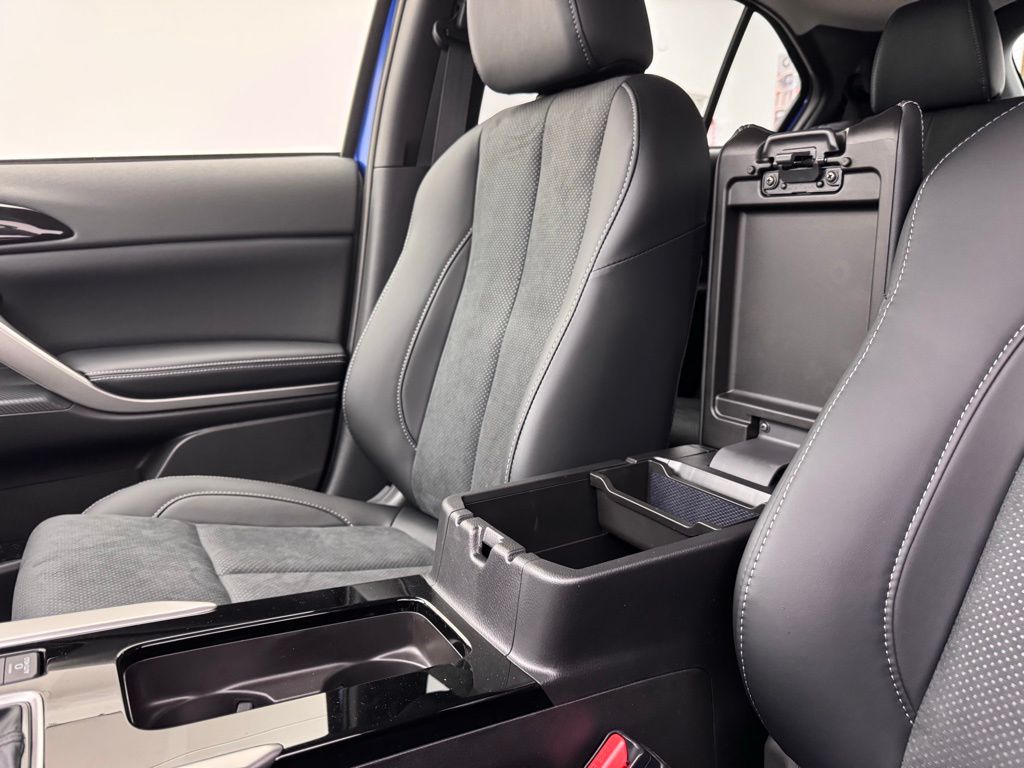 2025 Mitsubishi Eclipse Cross SE photo 20