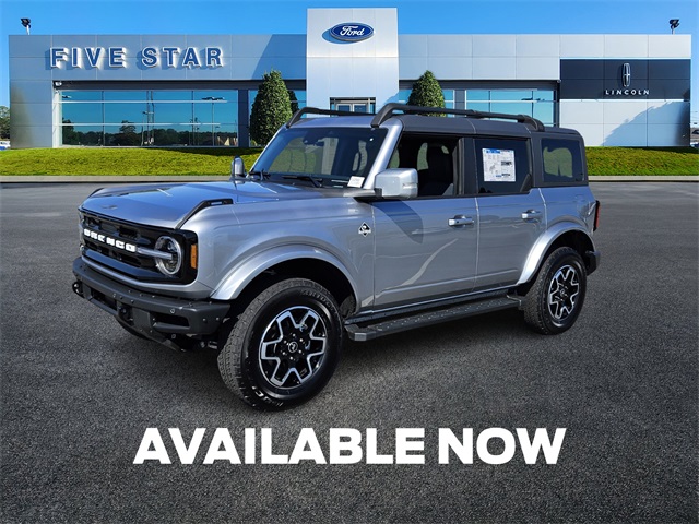 2024 Ford Bronco Outer Banks photo 3