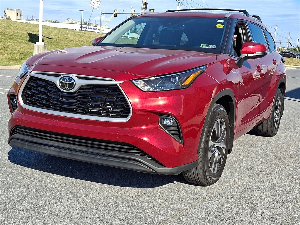 2022 Toyota Highlander XLE photo 4