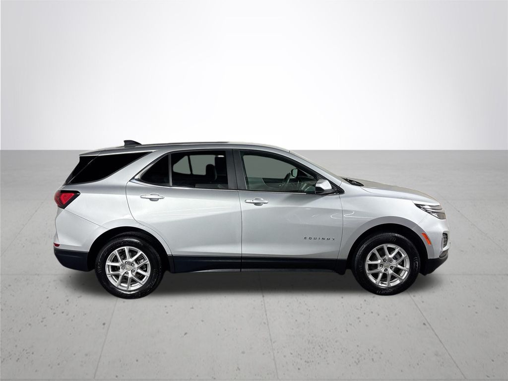 2022 Chevrolet Equinox LT photo 5