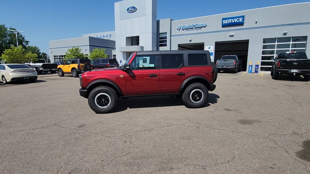 2025 Ford Bronco Badlands photo 3