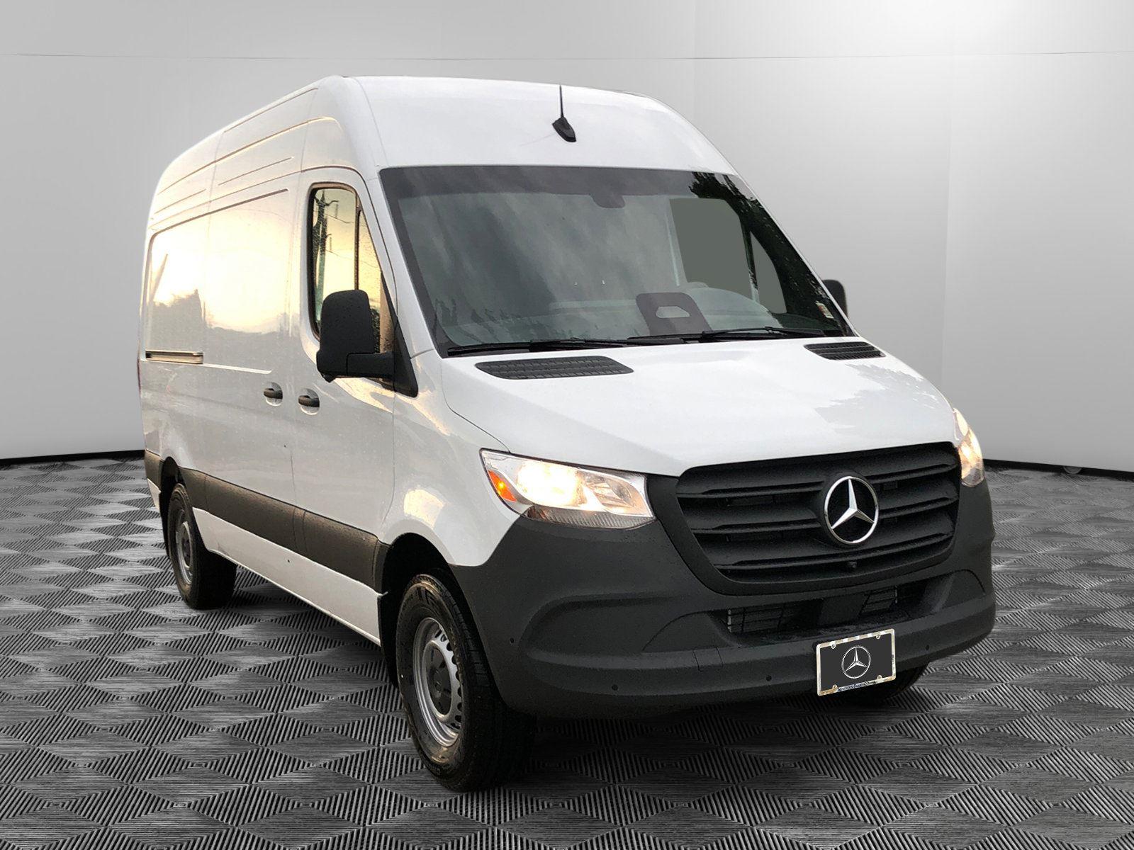 2025 Mercedes-Benz Sprinter Cargo Van Base's photo