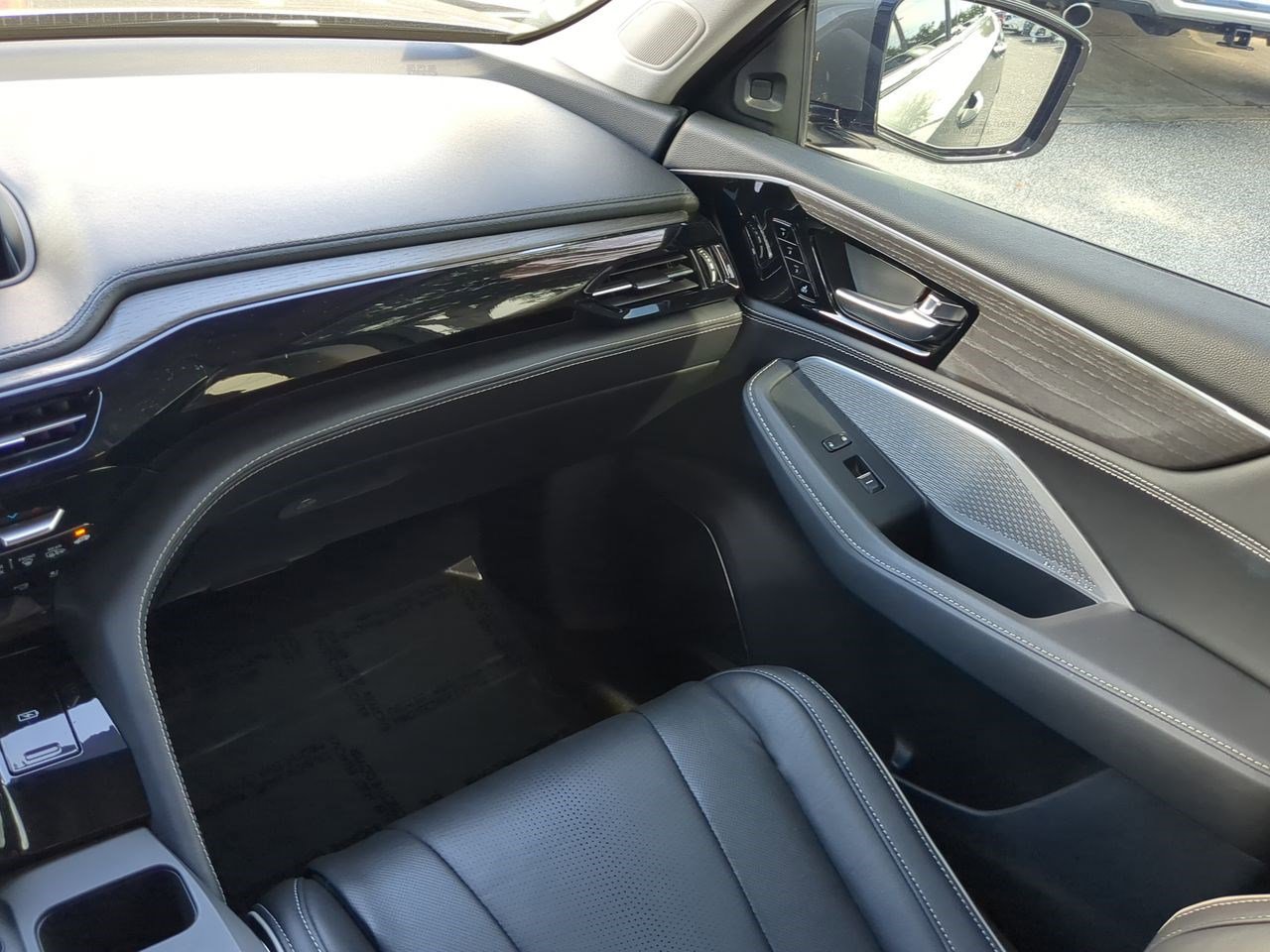 2023 Acura MDX Advance SH-AWD photo 17