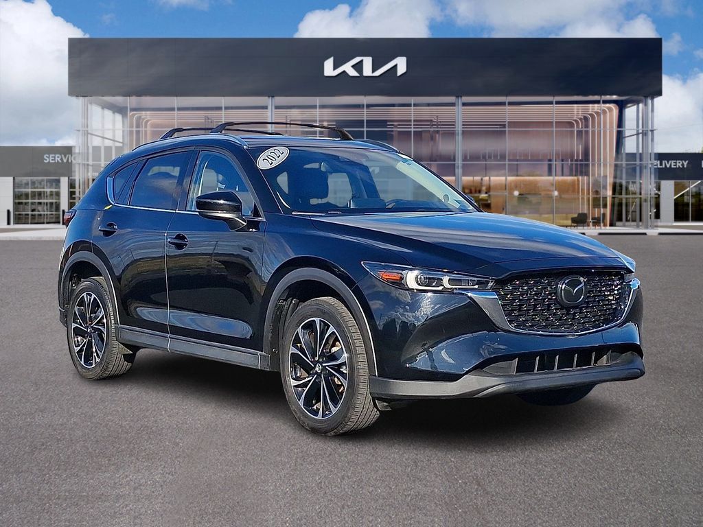 2022 Mazda CX-5 S Premium package's photo