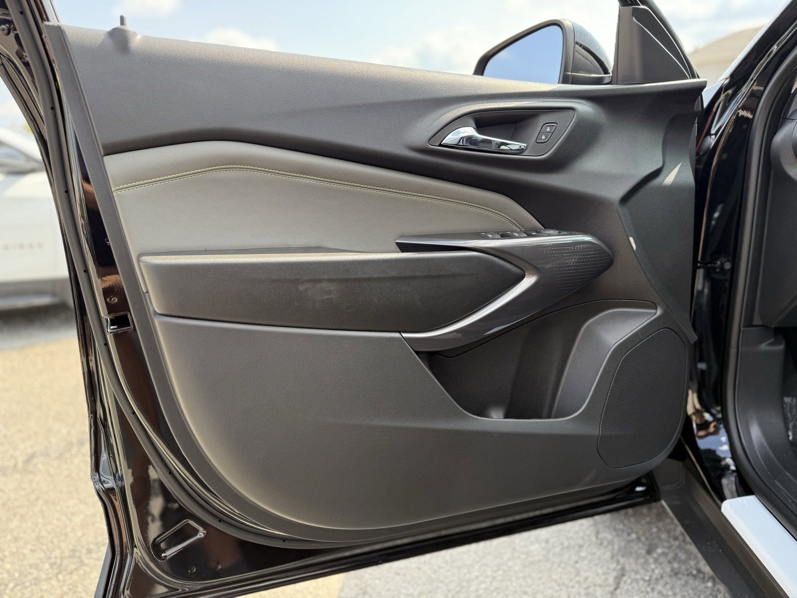 2026 Chevrolet Trax ACTIV photo 7