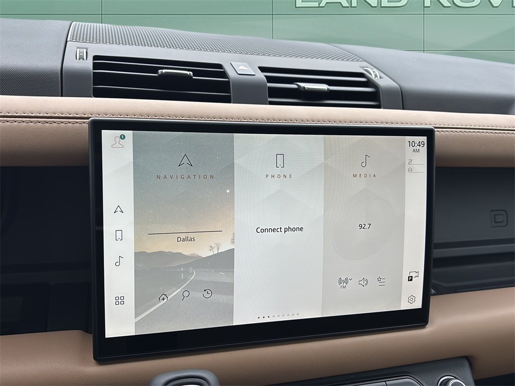 2025 Land Rover Defender 130 S photo 15