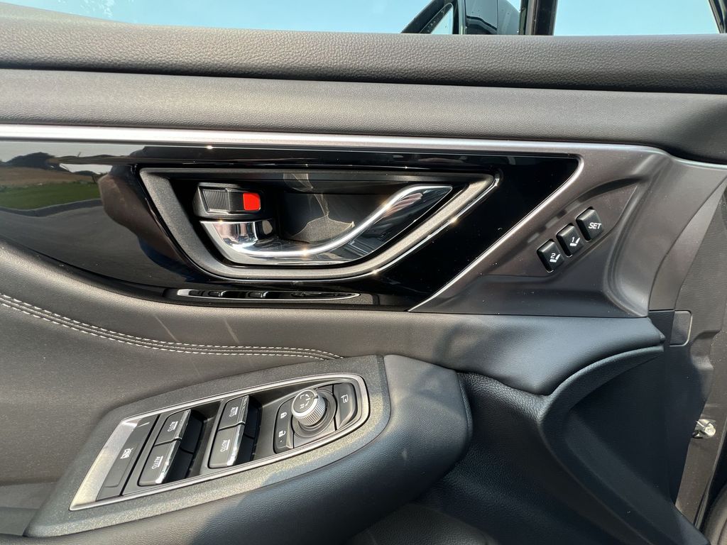 2025 Subaru Outback Touring XT photo 21