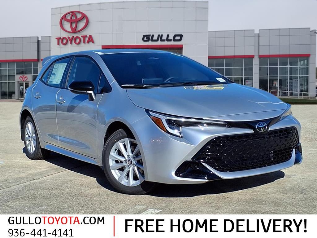2026 Toyota Corolla Hatchback SE's photo