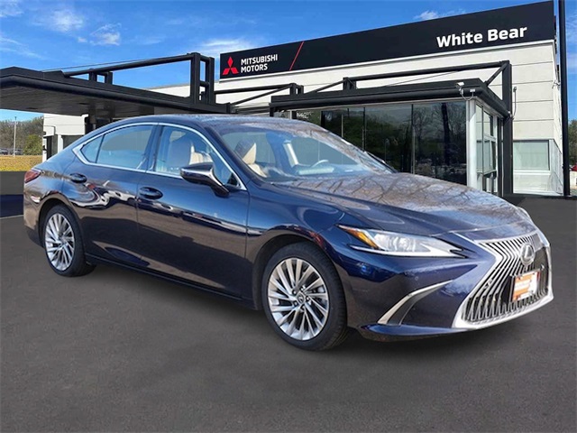2019 Lexus ES 350's photo