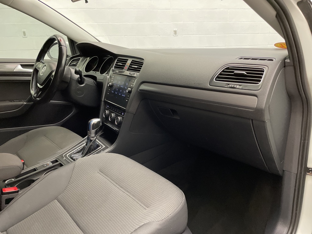 2019 Volkswagen e-Golf SE photo 19
