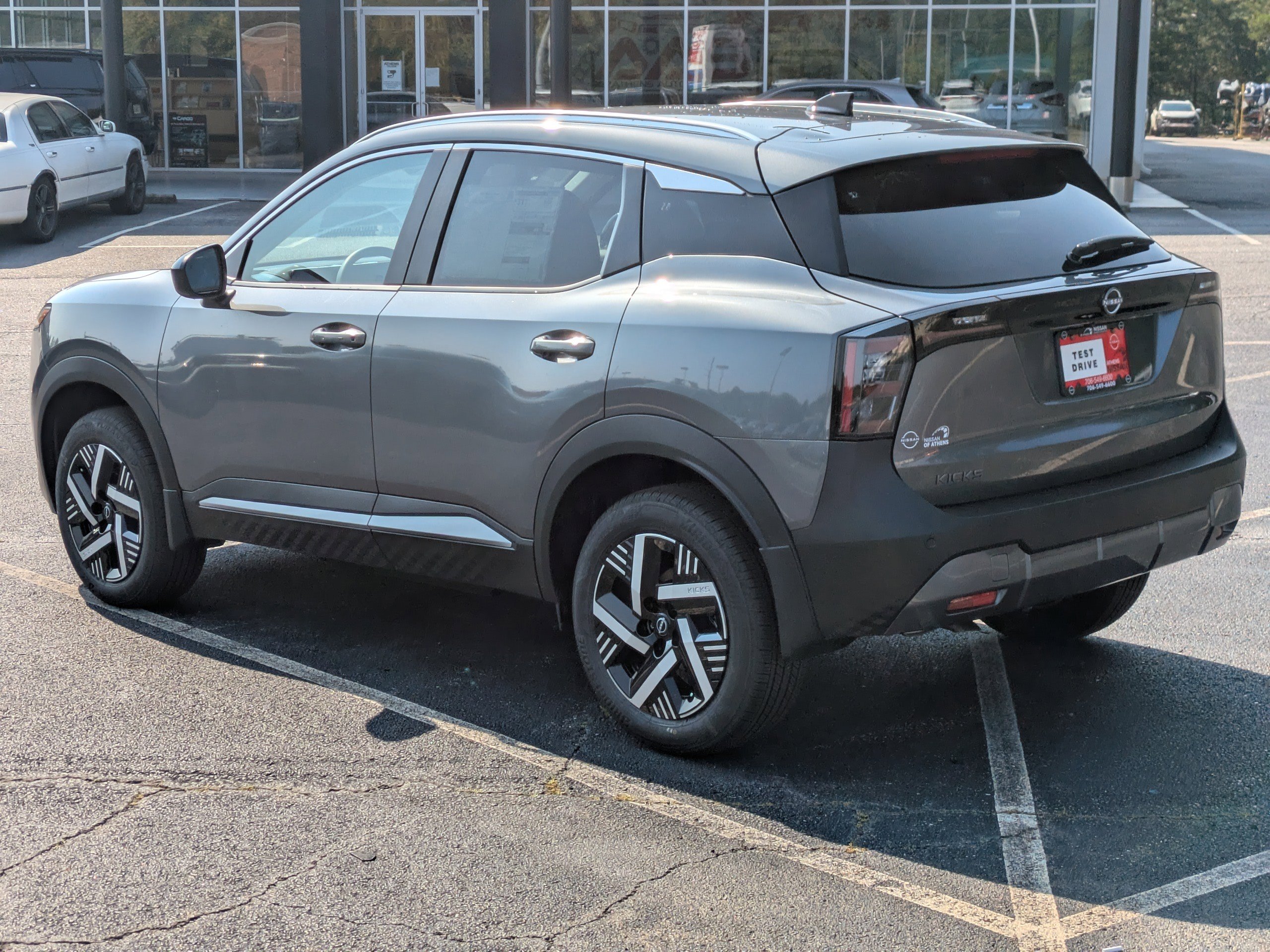 2026 Nissan Kicks SV photo 2