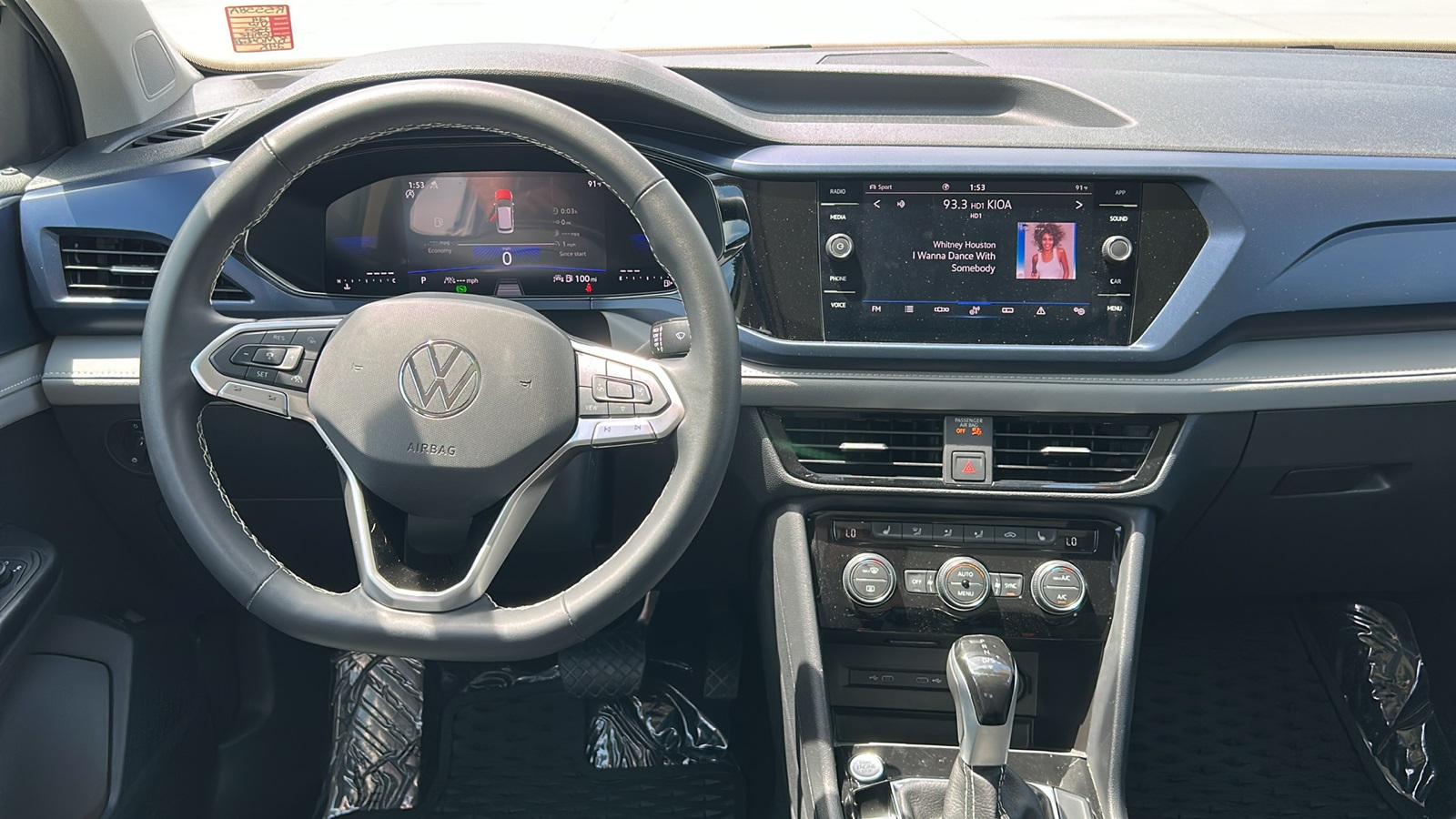 2024 Volkswagen Taos SE photo 13