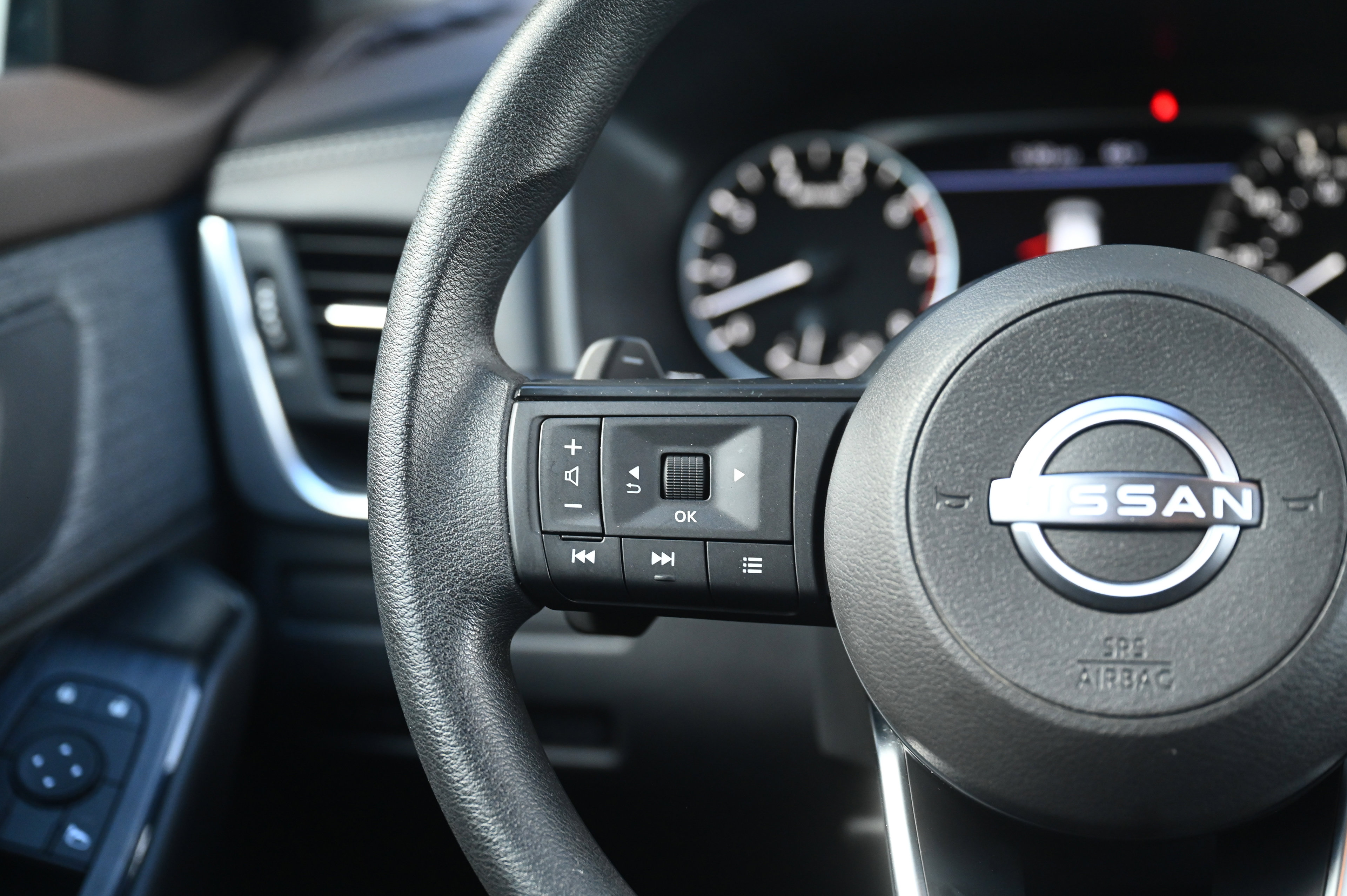 2023 Nissan Rogue S photo 26