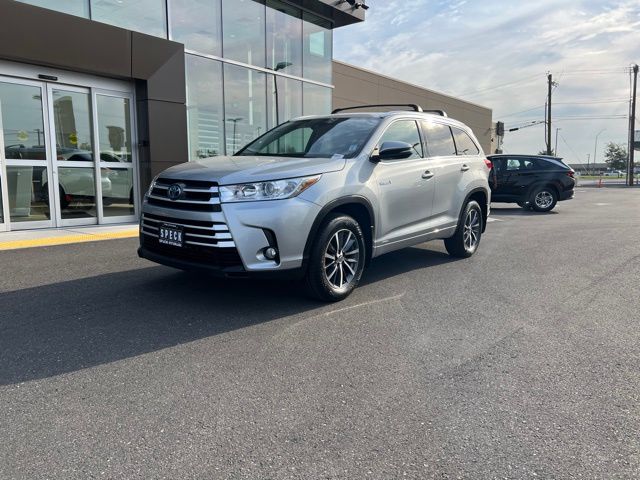 2017 Toyota Highlander Hybrid XLE photo 3