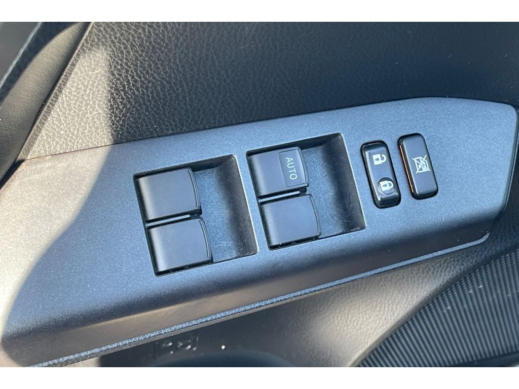 2017 Toyota RAV4 XLE photo 12