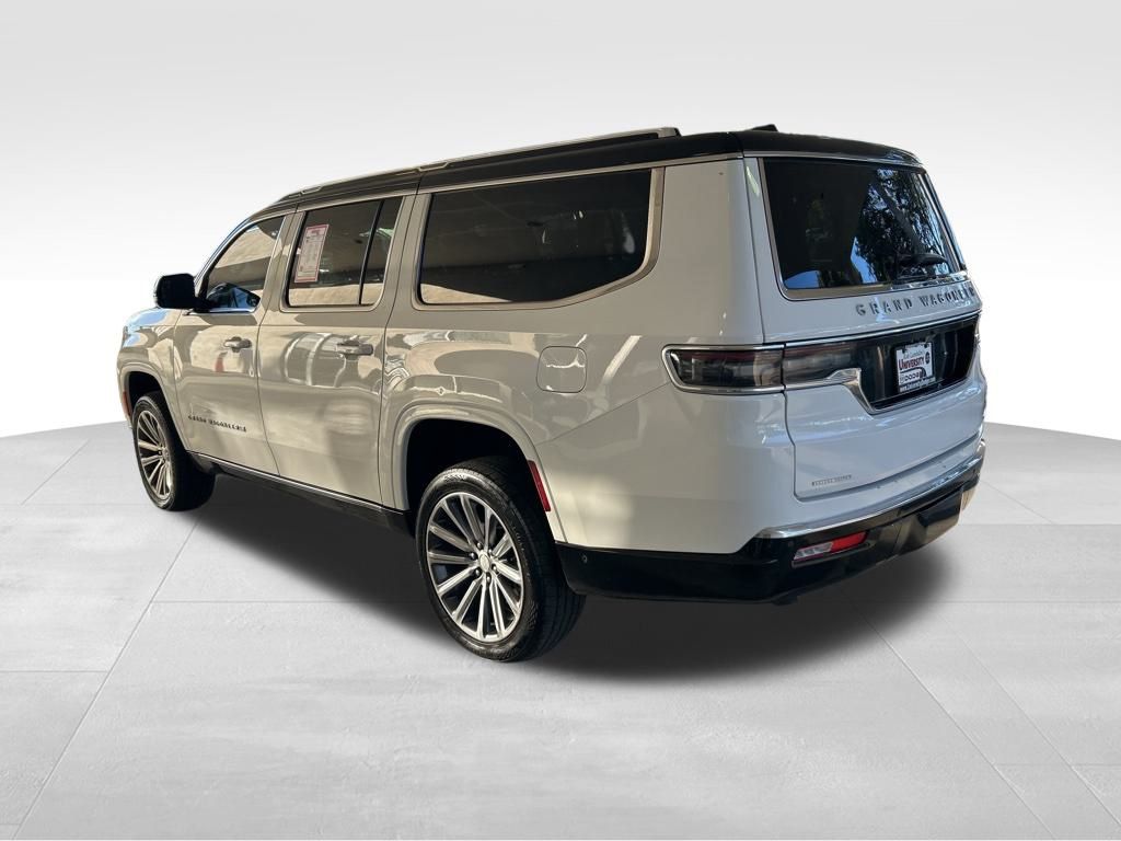 2023 Jeep Grand Wagoneer L II photo 2