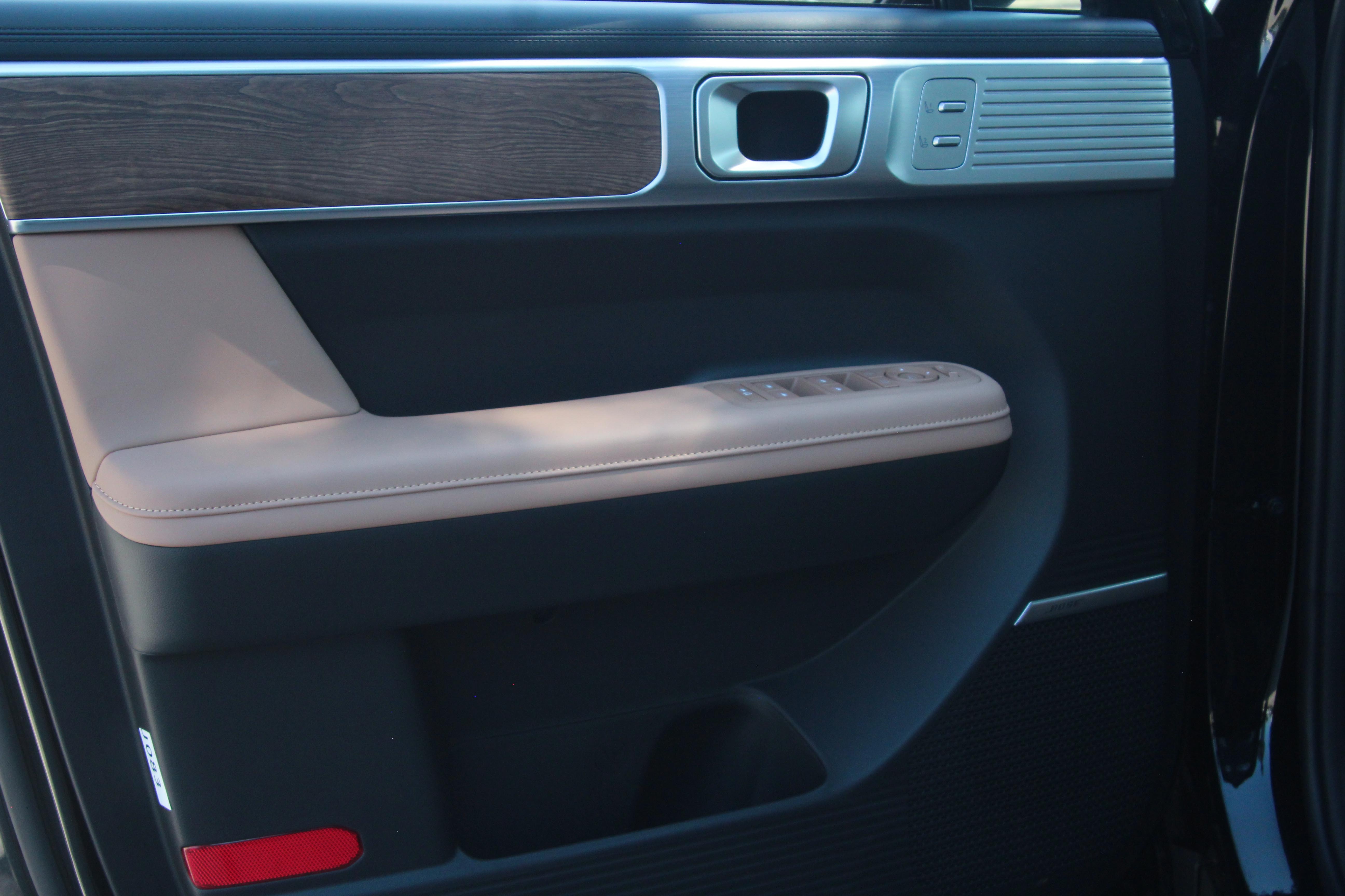 2026 Hyundai Santa Fe Limited photo 2