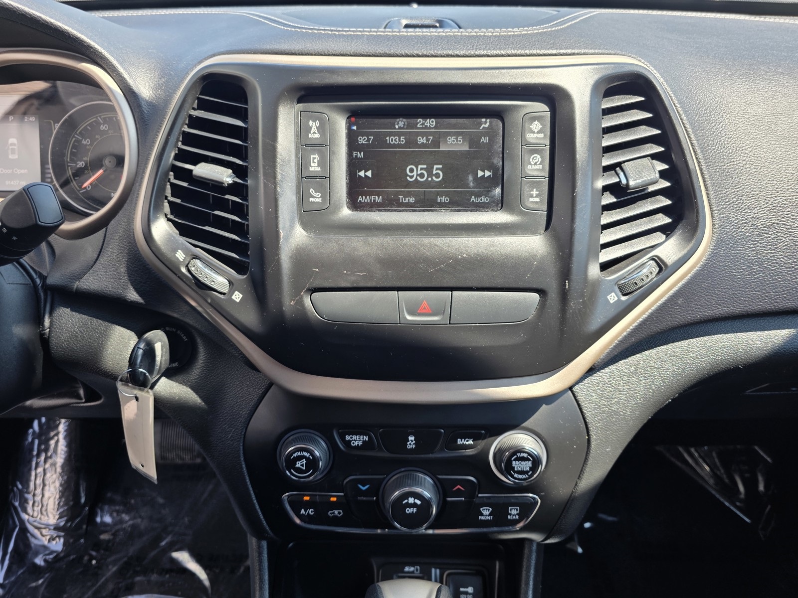 2015 Jeep Cherokee Latitude photo 23