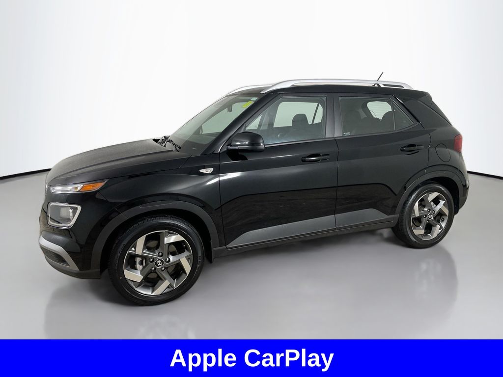 2023 Hyundai Venue SEL photo 2