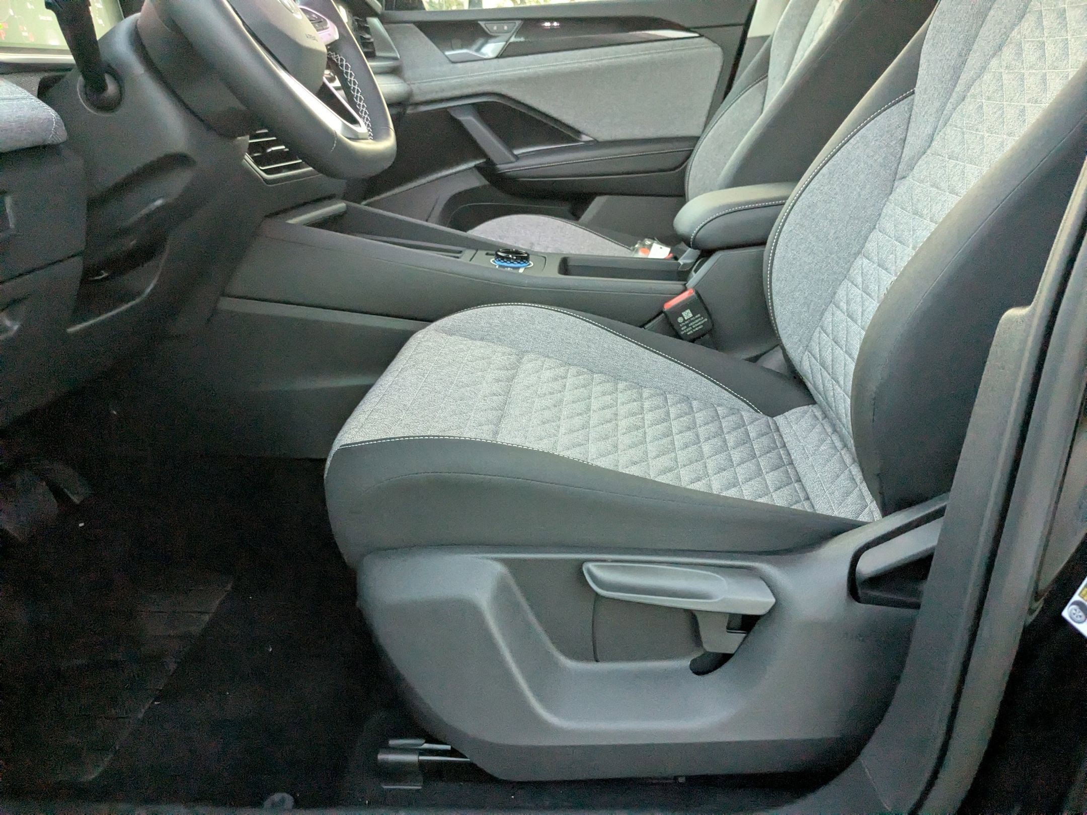 2026 Volkswagen Tiguan S photo 4