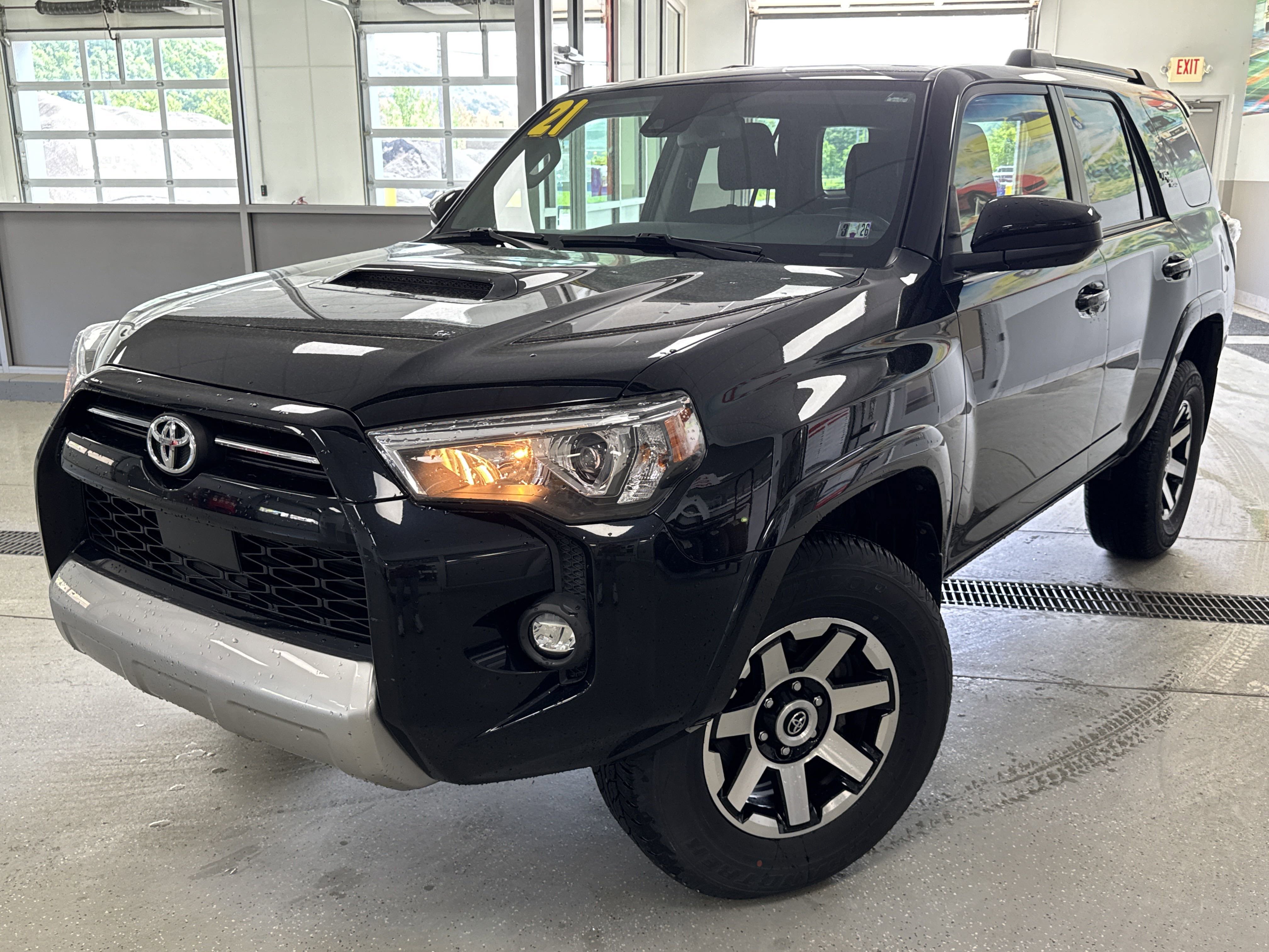 2021 Toyota 4Runner Off-Road's photo